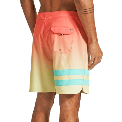 Bermuda Hurley Água Phantom Block Party 18" Amarelo/ Laranja