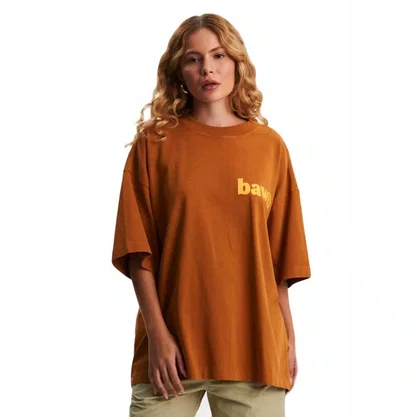 Camiseta Baw Manga Curta Oversized Outward Mount Caramelo
