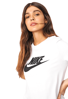 Camiseta Nike Manga Curta Essentials Icon Futura