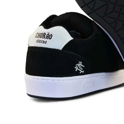 Tênis Qix Allan Mesquita Chorão Pro Model Preto/ Branco